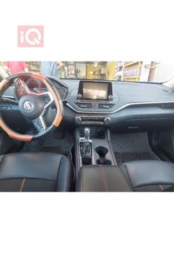 نيسان ألتيما